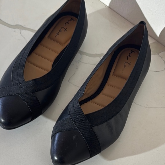 Me Too Black Napa Leather Flats NWOT 6M - Picture 1 of 5